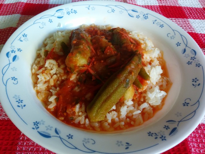 IMG_20160120_123744-Okra in tomato sauce with rice