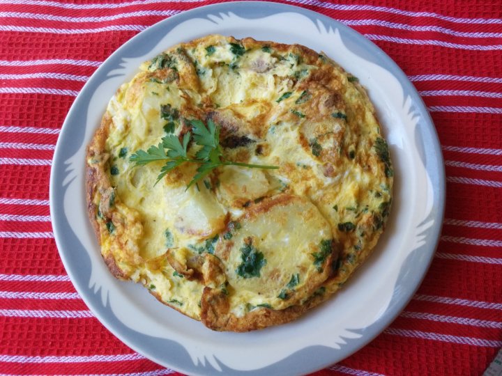 IMG_20160223_122709-Potato-cheese-omelette