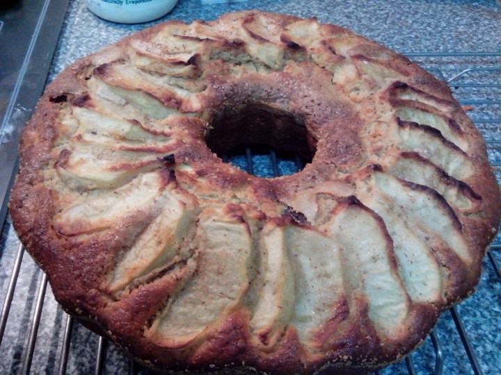 IMG_20160204_164319-apple and lemon tea cake