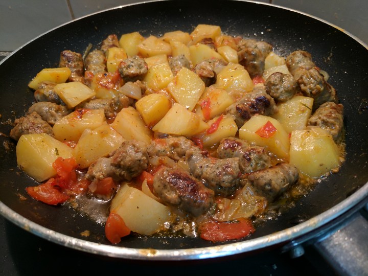 IMG_20170422_000626-Sausage with potato cooking