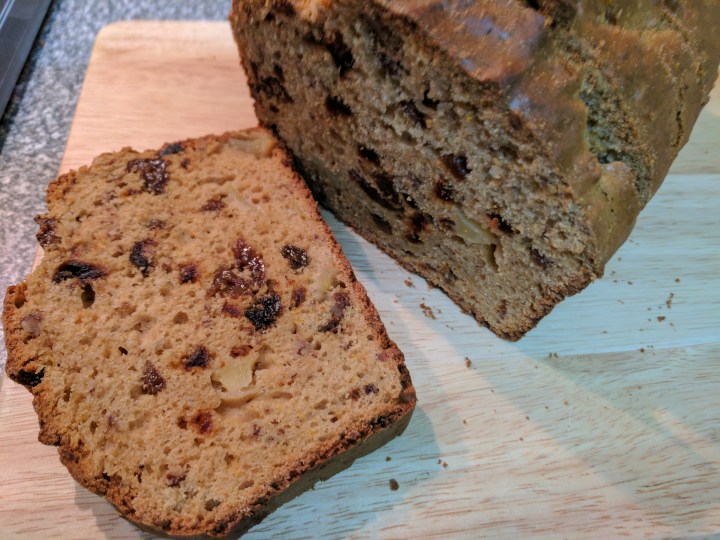 IMG_20170710_155453-Date and apple loaf