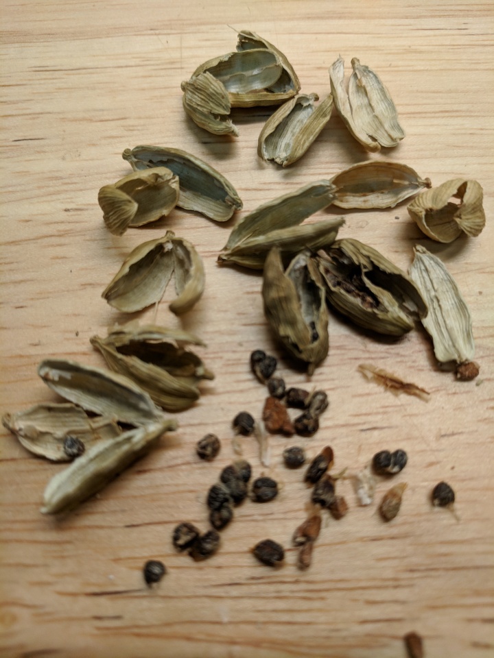 IMG_20180924_122008-cardamum pods and seeds