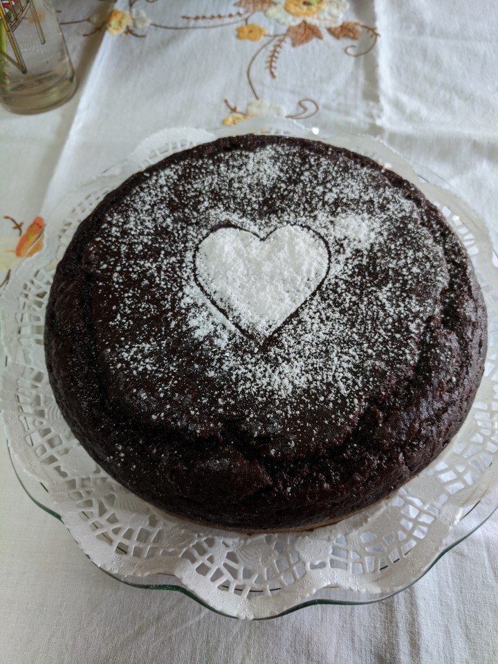 IMG_20200330_144959-Chocolate cake with icing sugar heart