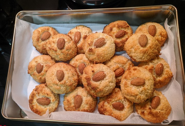 Almond a coconut biscuits5-2020-04-27